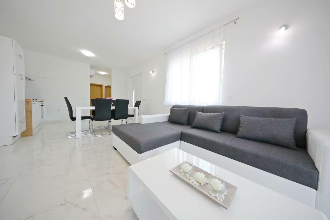 Apartmani Vlado Mitar Sukošan 外观 照片