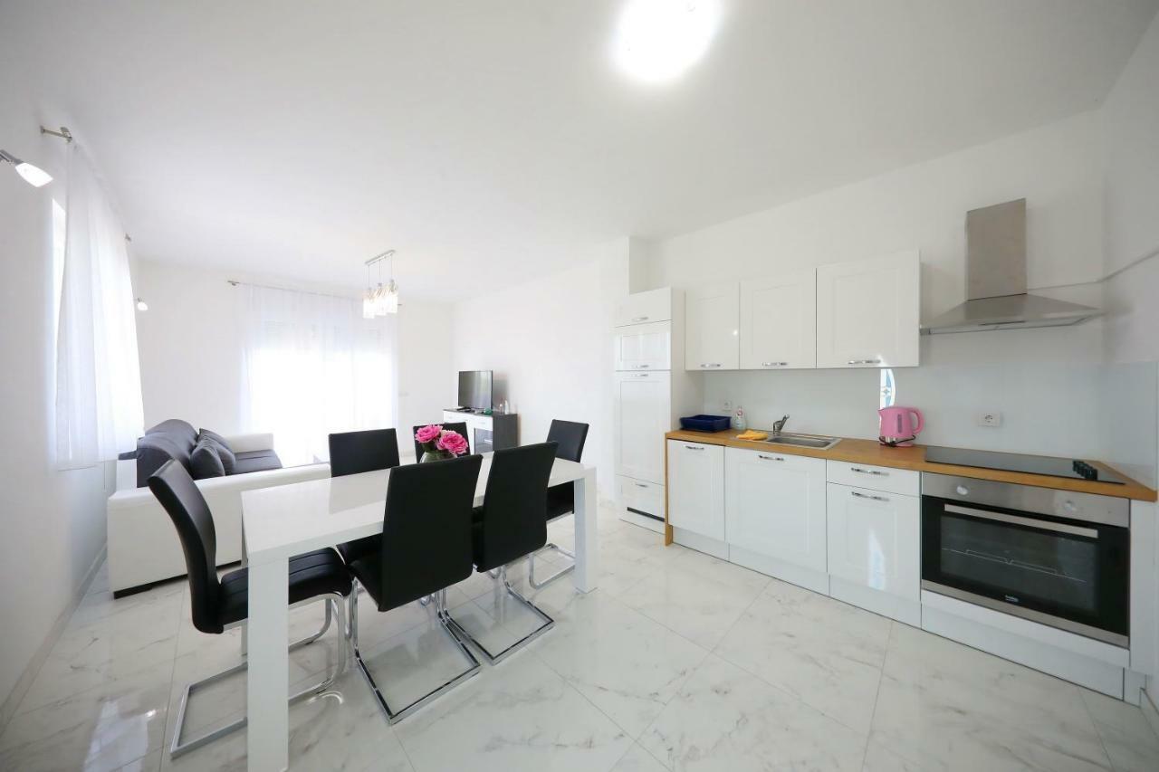 Apartmani Vlado Mitar Sukošan 外观 照片